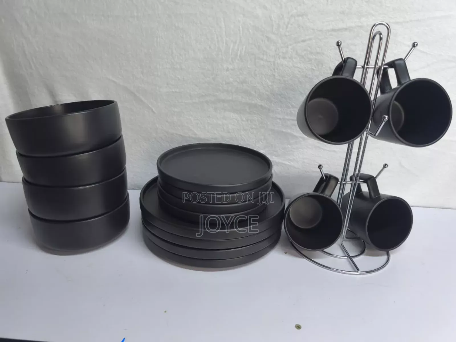 Black Dinner Set