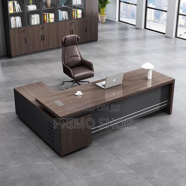 Office Desk : Classic Modern Executive Office Desk - thumbnail 3