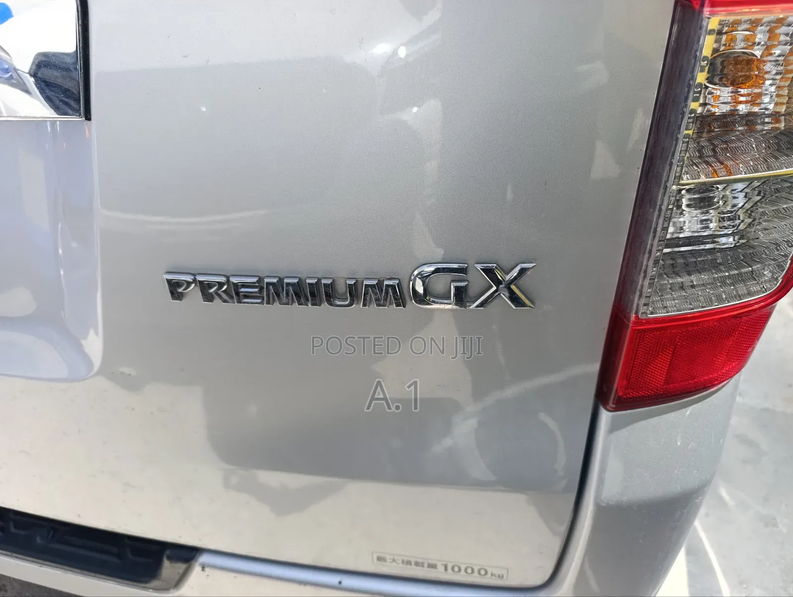 Nissan Caravan (Urvan) 2018 Silver