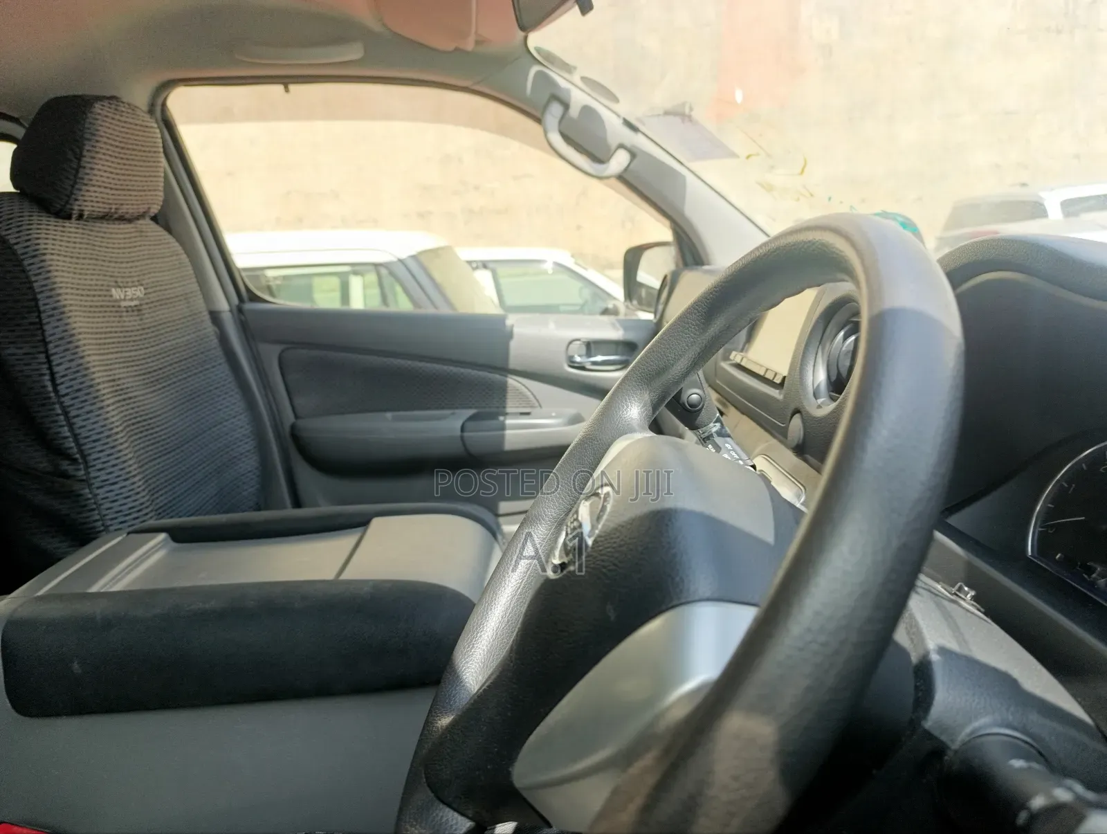 Nissan Caravan (Urvan) 2018 Silver