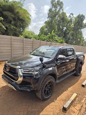Toyota Hilux Revo Double Cab Deisel 2.4 RWD 2020 Black