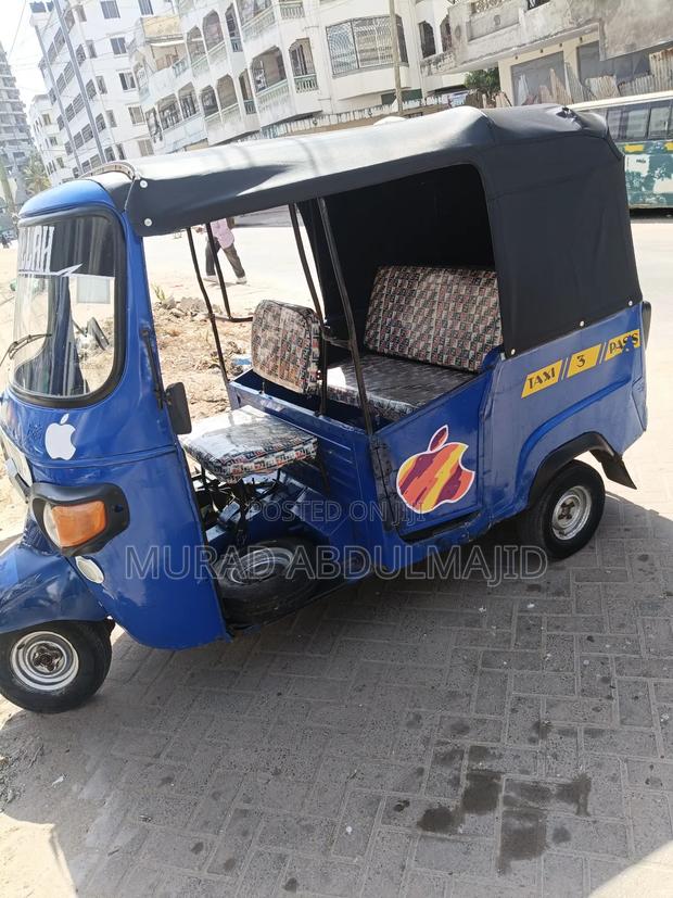 Piaggio 2021 Blue - thumbnail 3