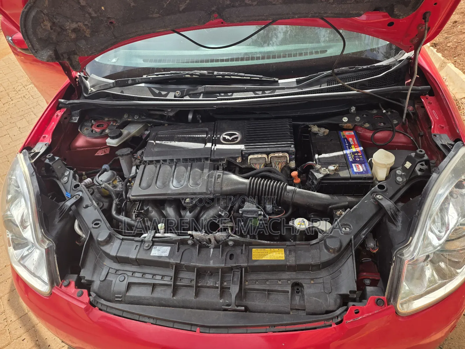 Mazda Verisa 2009 Red