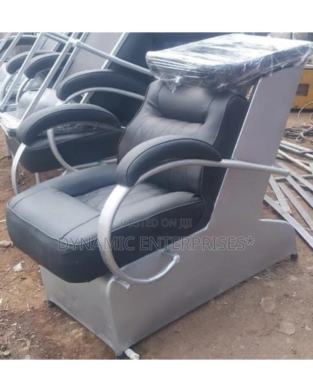 Modern Executive Barber Chair - main view