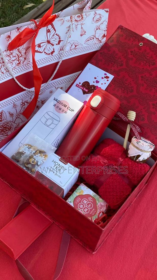 Ladies Valentine's Gift Set - main view