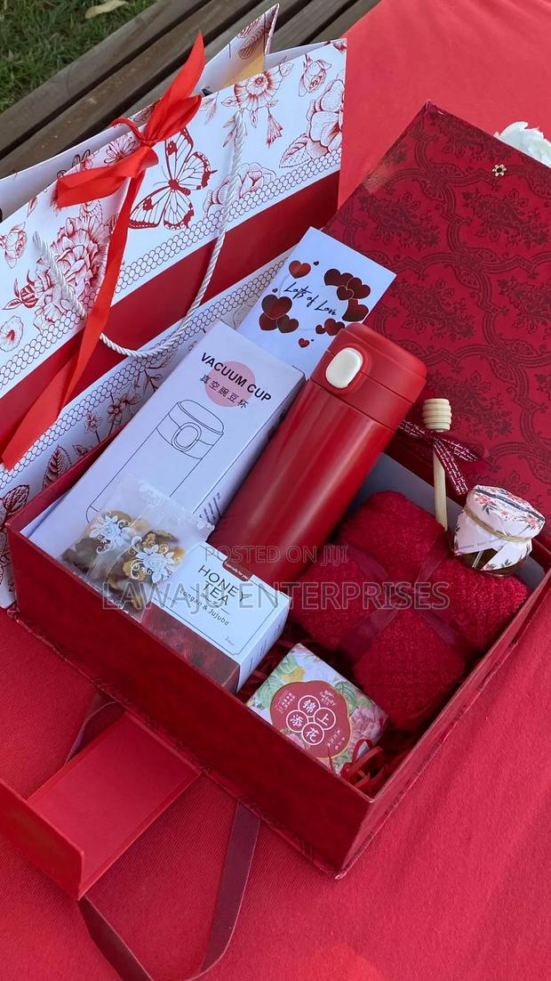 Ladies Valentine's Gift Set - thumbnail 3