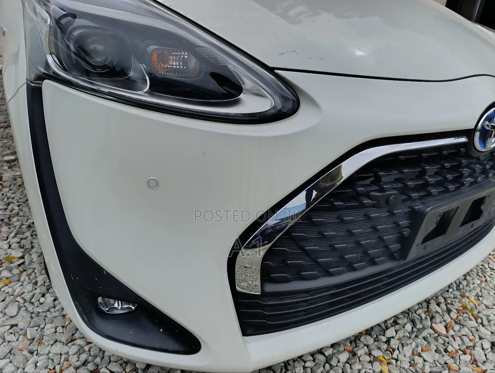 Toyota Sienta 1.5 Hybrid FWD (6-seater) 2019 White