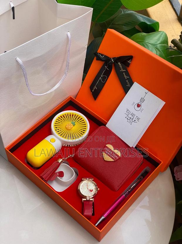 Ladies Valentine's Gift Set - main view