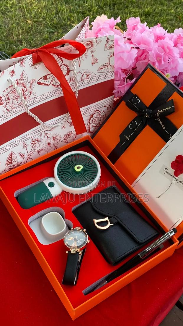 Ladies Valentine's Gift Set - thumbnail 3