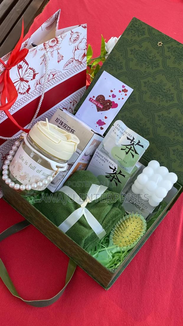 Ladies Valentine's Gift Set - main view