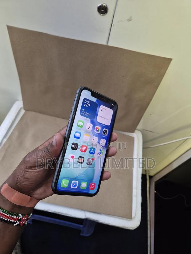 Apple iPhone 11 128 GB Black - thumbnail 9