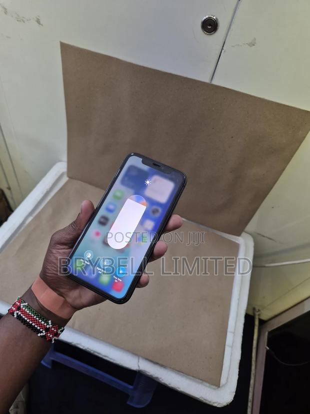 Apple iPhone 11 128 GB Black - thumbnail 4