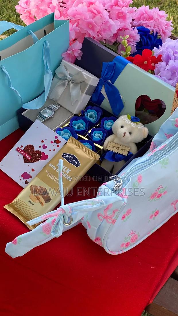 Ladies Valentine's Gift Set - thumbnail 3