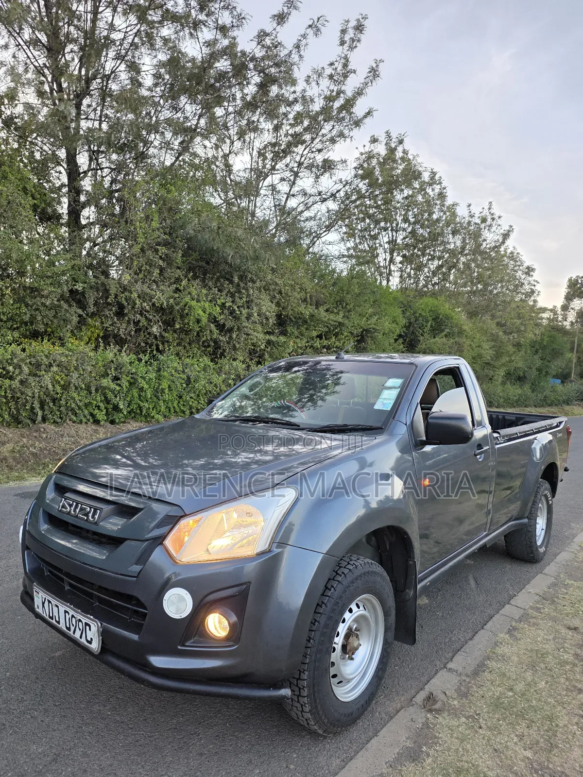 Isuzu D-MAX 2023 Gray