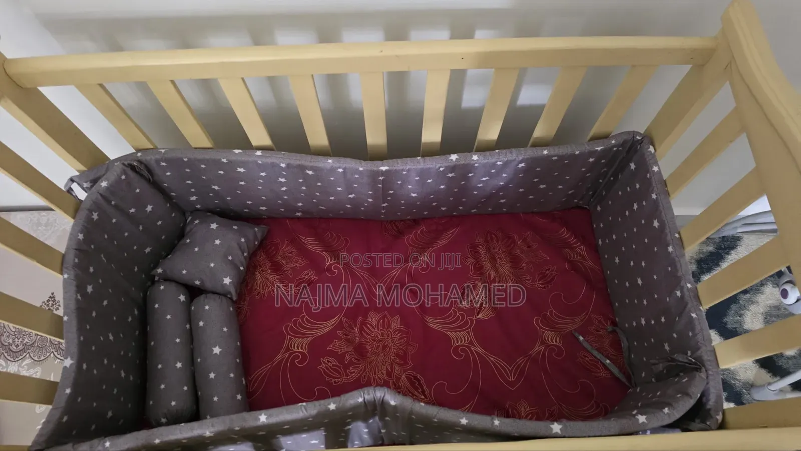Baby Crib/Bed