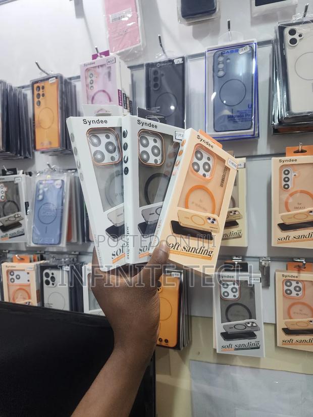 iPhone 16 Pro Max - thumbnail 2