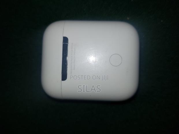 Apple 4th Generation Earpords - thumbnail 4