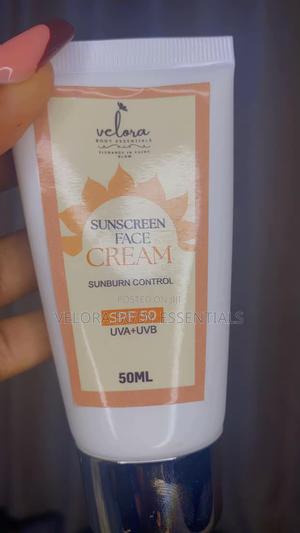 Velora Sunscreen Spf 50+No White Cast Glowing Skin Protection - thumbnail 2