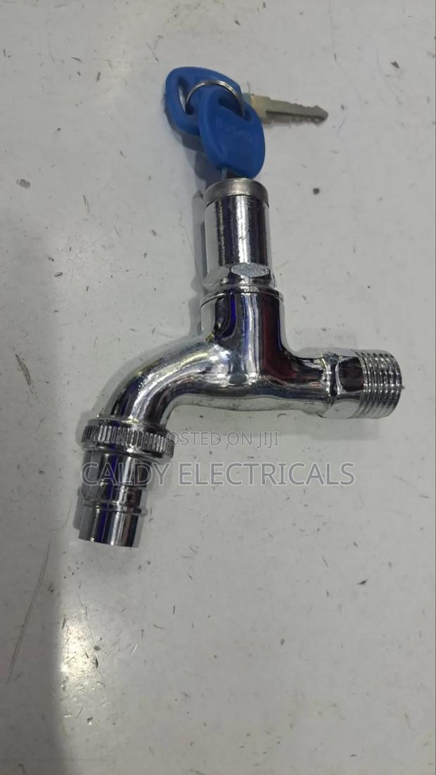 Lockable Outdoor Water Faucet With a Key