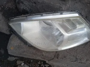 Nissan Tiida Headlight