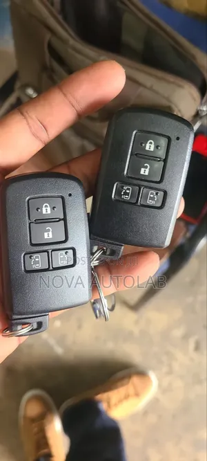 Toyota Esquire Keys