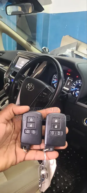 Toyota Esquire Keys