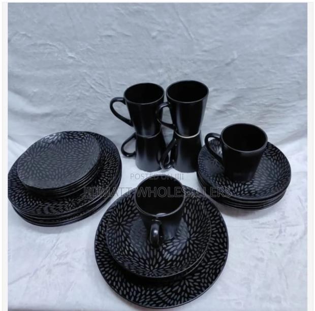 24 Pieces High Quality Black Leaf Dinner Set
