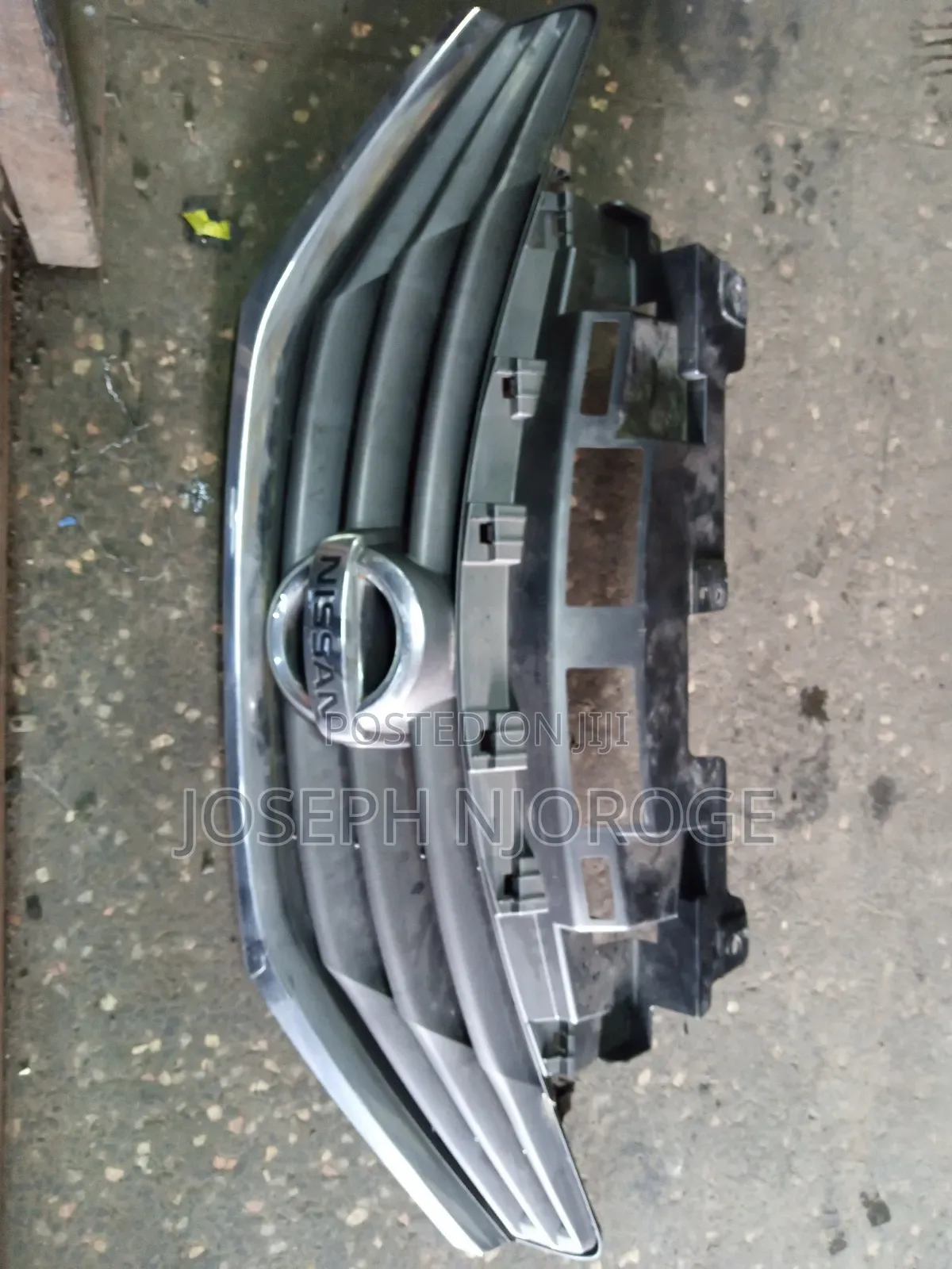 Nissan Note E12 Grill on Sale