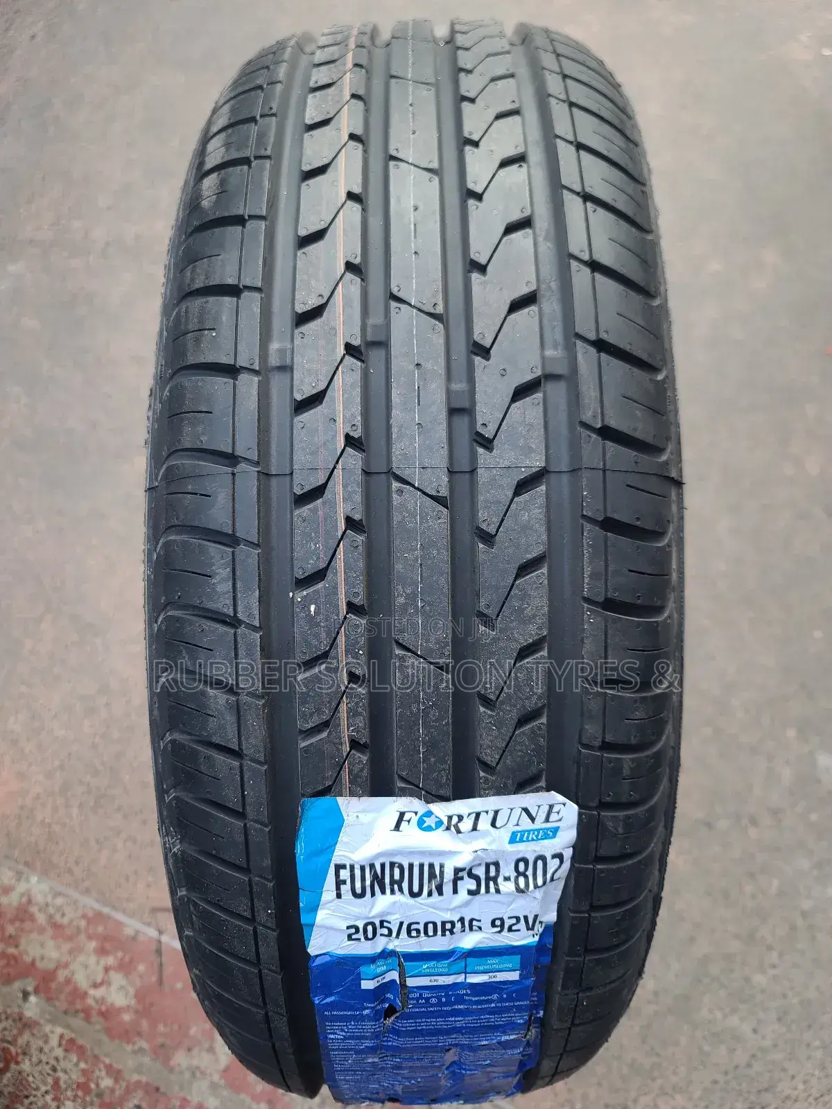 205/60 R16 Fortune Tyres 92 v Funrun Fsr802