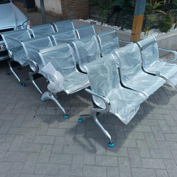 Waiting Chair - main view