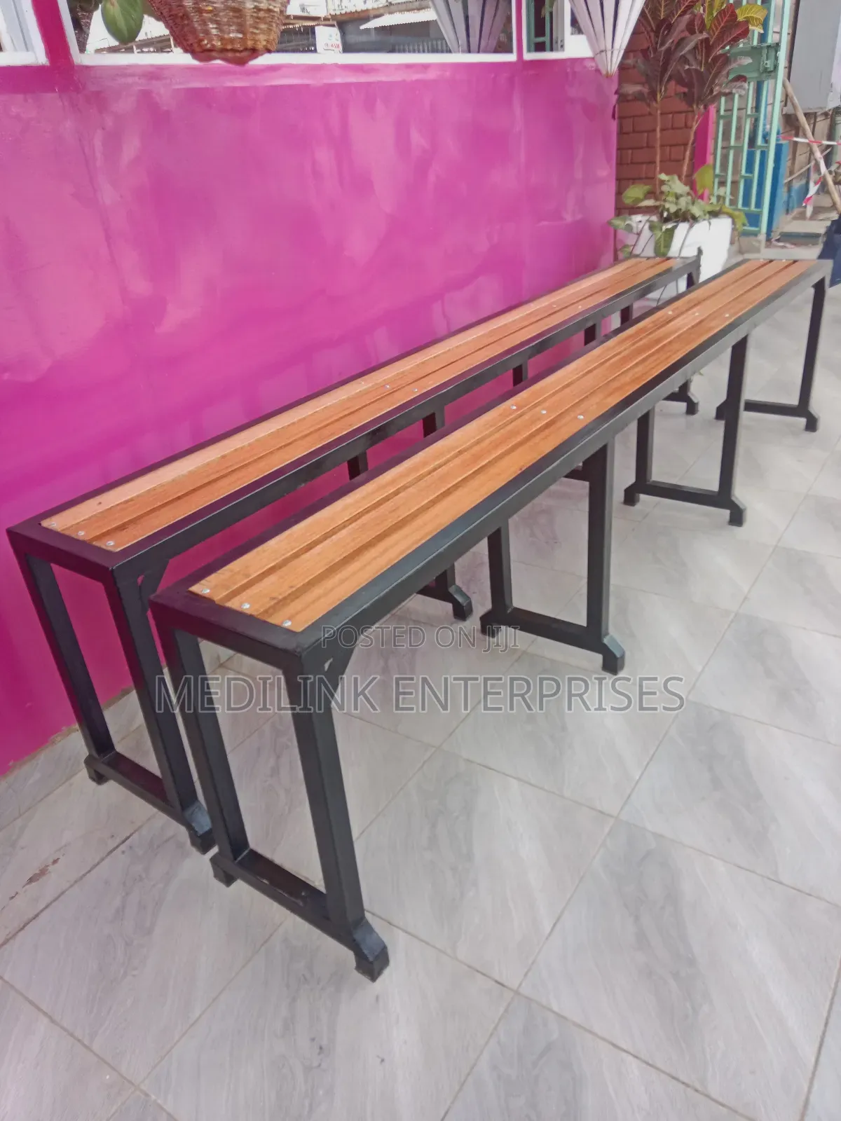 Customized Wooden Metallic Waiting Bay Benches