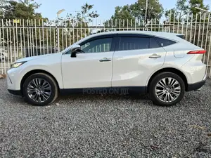 Toyota Harrier 2.0 2020 White