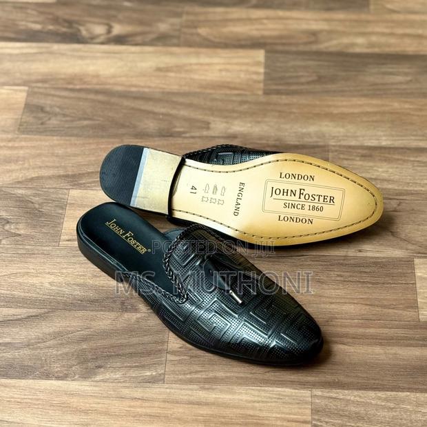 Leather Tassel Loafers With Textured Pattern and Leather Sole Mules - main view