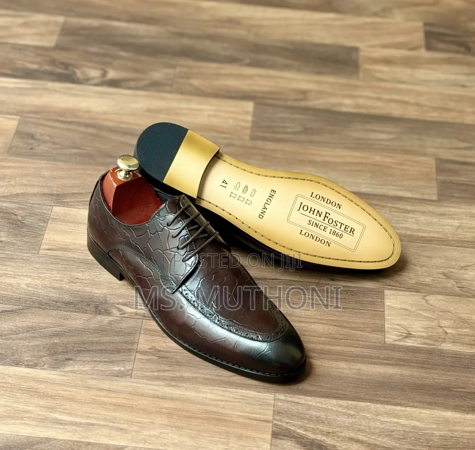Genuine Leather John Foster Black Crocodile-Patterned Oxford Shoes.