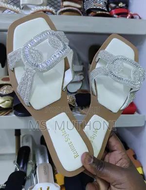 Restore Style Women's Flat Slide Sandals With an Embellished Buckle