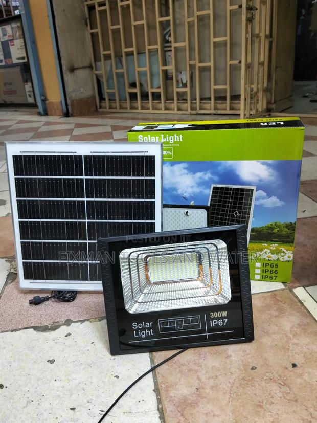 Ip 67 Led Solar Floodlight 300watts + Panel 16 Hrs Working