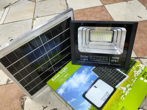Ip 67 Super Bright Led Solar Floodlight 300 Watts + Panel - thumbnail 2
