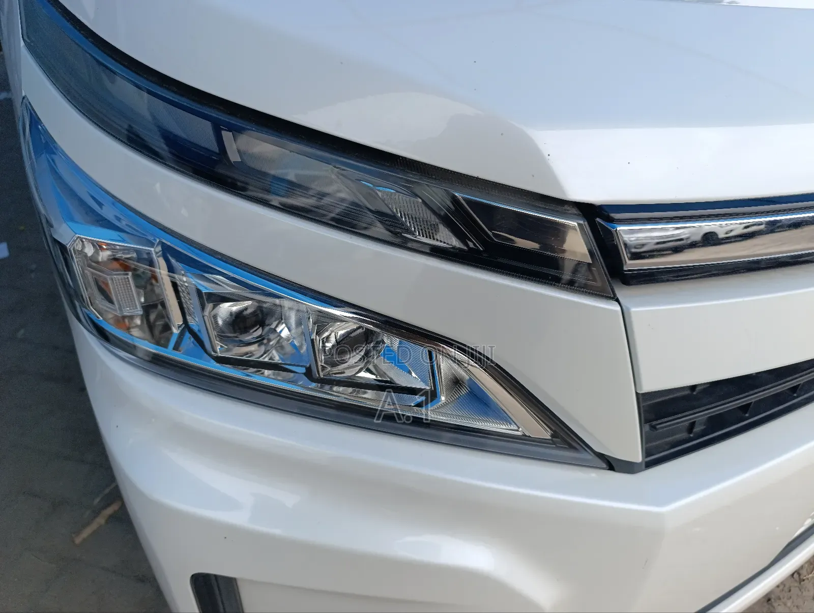 Toyota Voxy 2018 Pearl