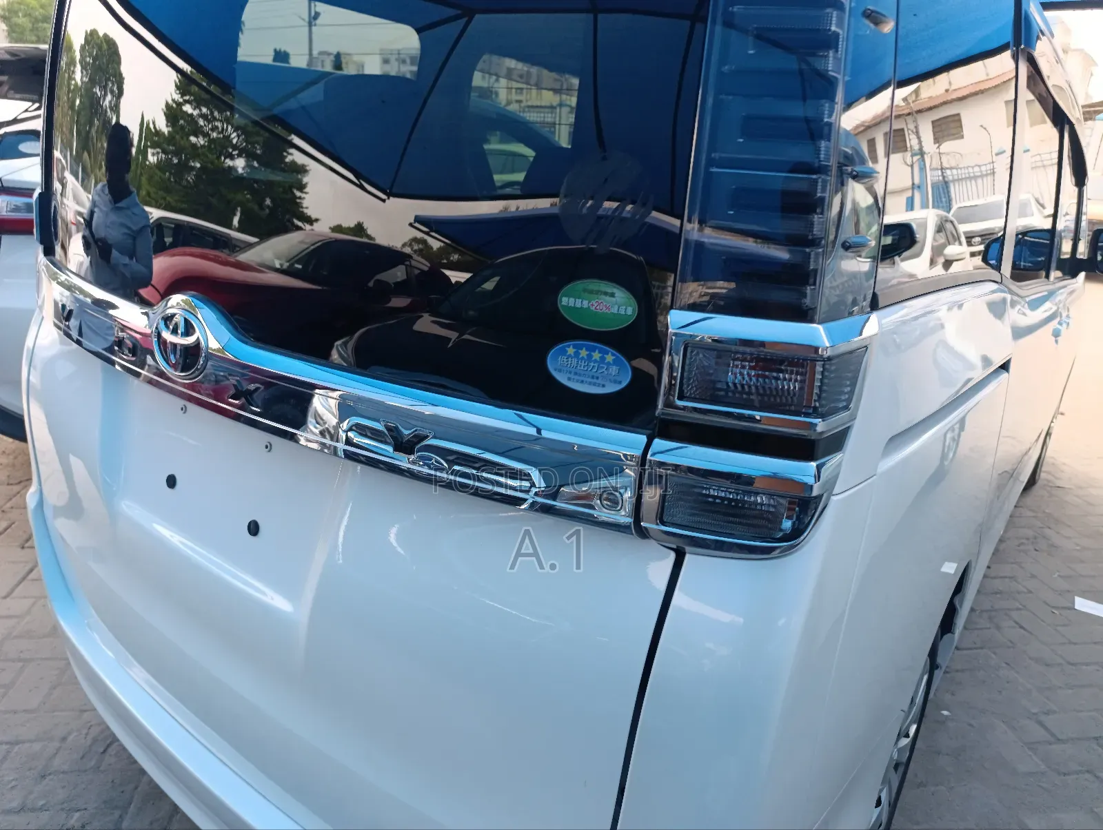 Toyota Voxy 2018 Pearl