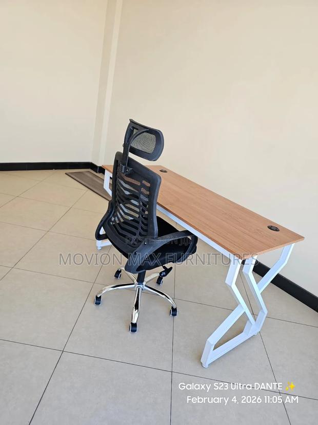New Office Set Metallic Stand With Boss Chair