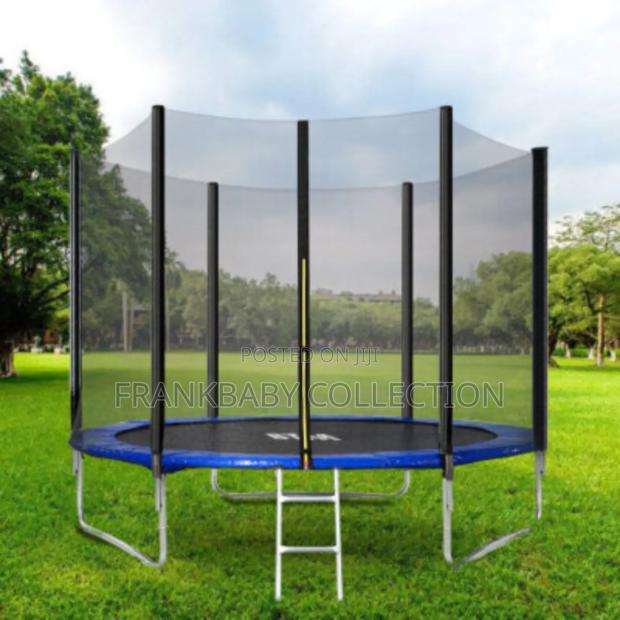 10ft Outdoor Fun Bouncing Trampoline. - thumbnail 2