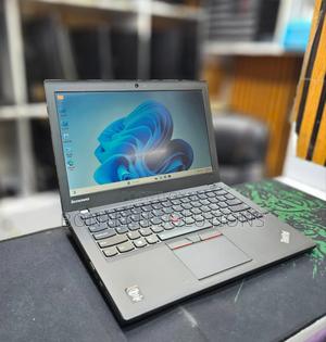 Laptop Lenovo ThinkPad X250 8GB Intel Core I7 SSD 256GB - main view