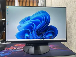 Desktop Computer Lenovo 8GB Intel Core I5 SSD 256GB