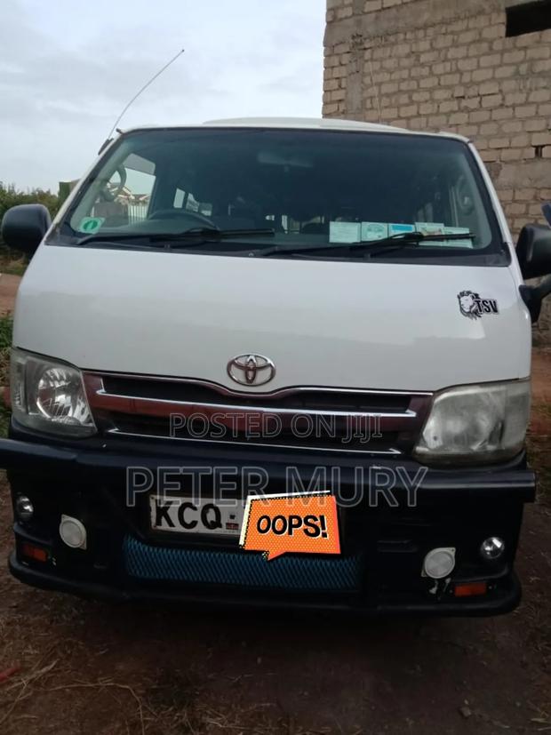 Toyota HiAce 2010 White - thumbnail 2