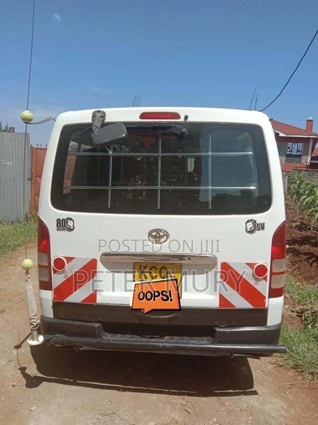Toyota HiAce 2010 White - thumbnail 3