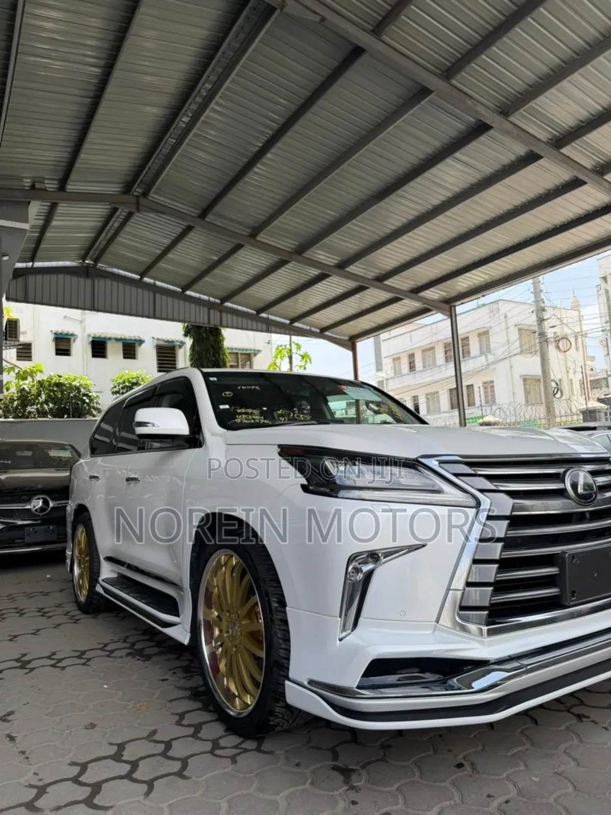 Lexus LX 2019 White