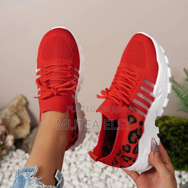 Black,White,Red Pink Print Breathable Sneakers - main view