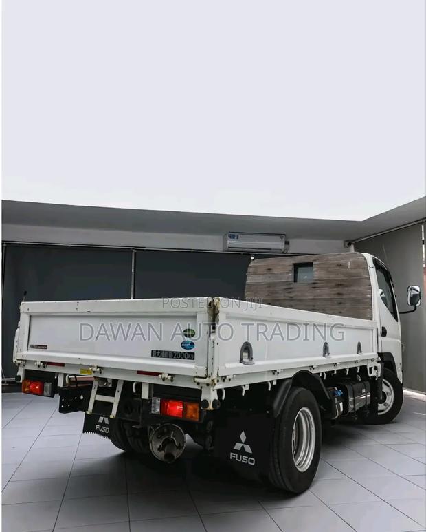 Mitsubishi Fuso Canter - thumbnail 2