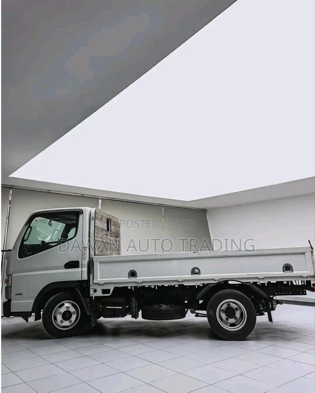 Mitsubishi Fuso Canter - thumbnail 3