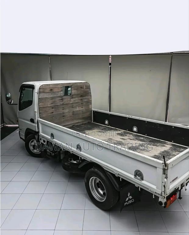 Mitsubishi Fuso Canter - thumbnail 4